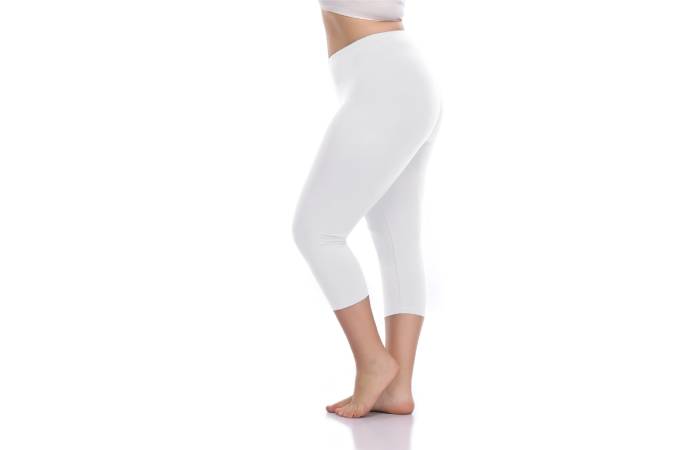 7. Voguemax Women'S Plus Size Capri Leggings Stretch And Comfy High Waisted Three-Quarter Leggings