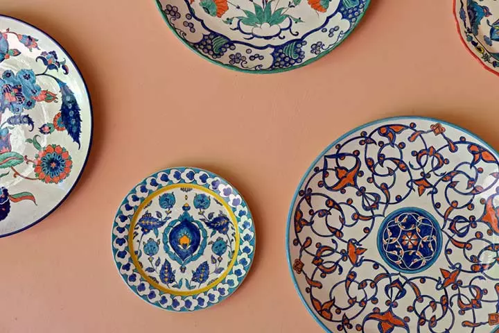 Hand-painted wall plates or figurines