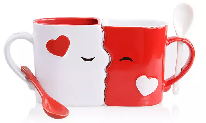 Kissing Mugs Set