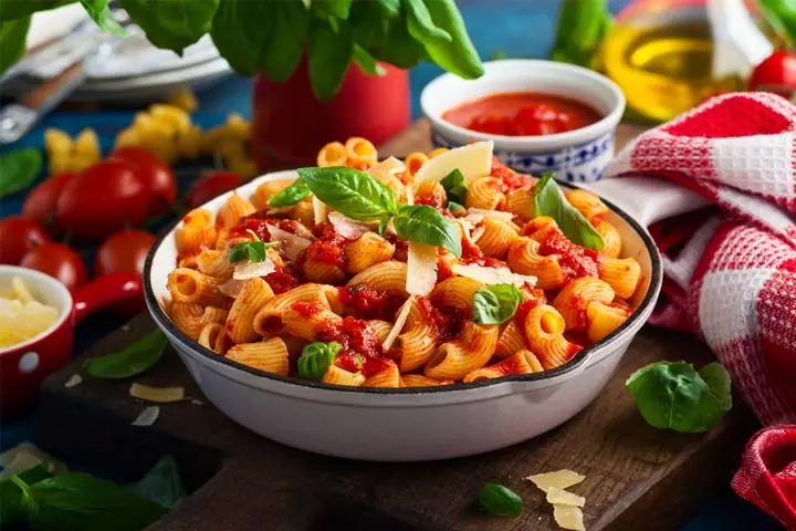 Macroni pasta