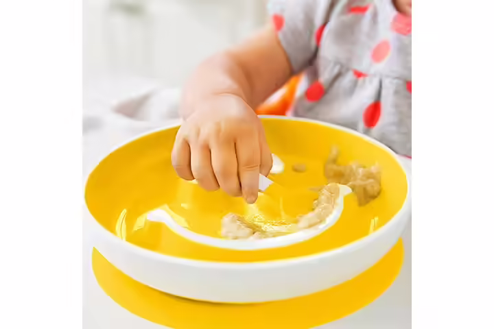 Munchkin Smile 'n Scoop Suction Training Plate & Spoon Set