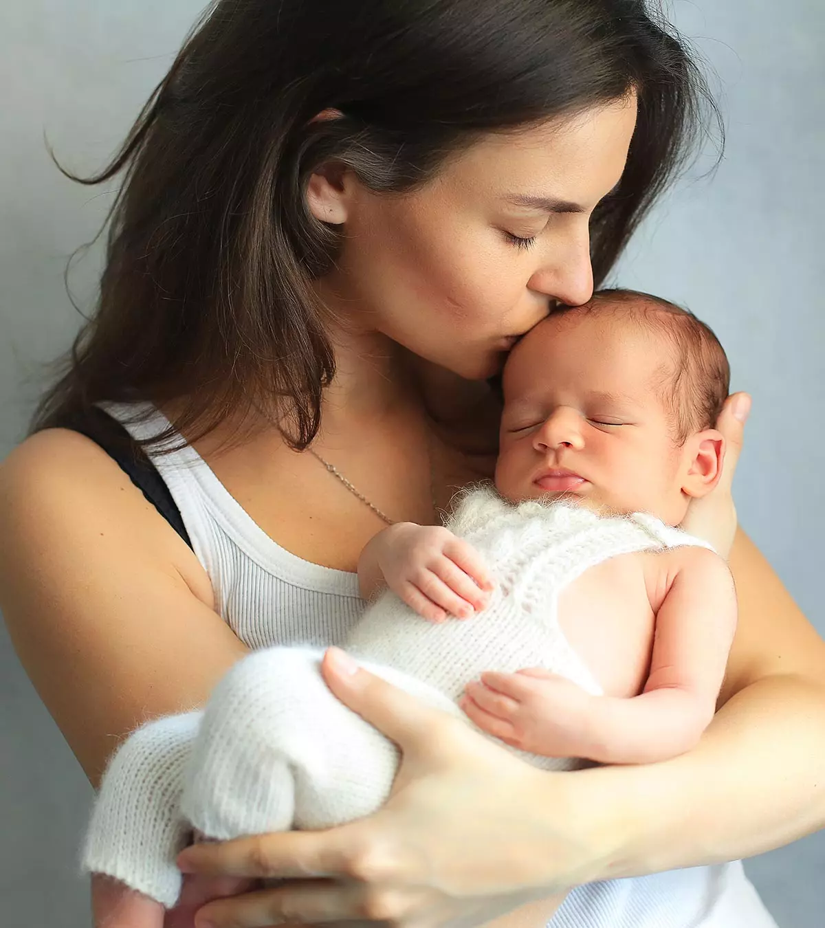 Signs Of Growth And Development: How To Care For Your Baby During The Initial Months_image