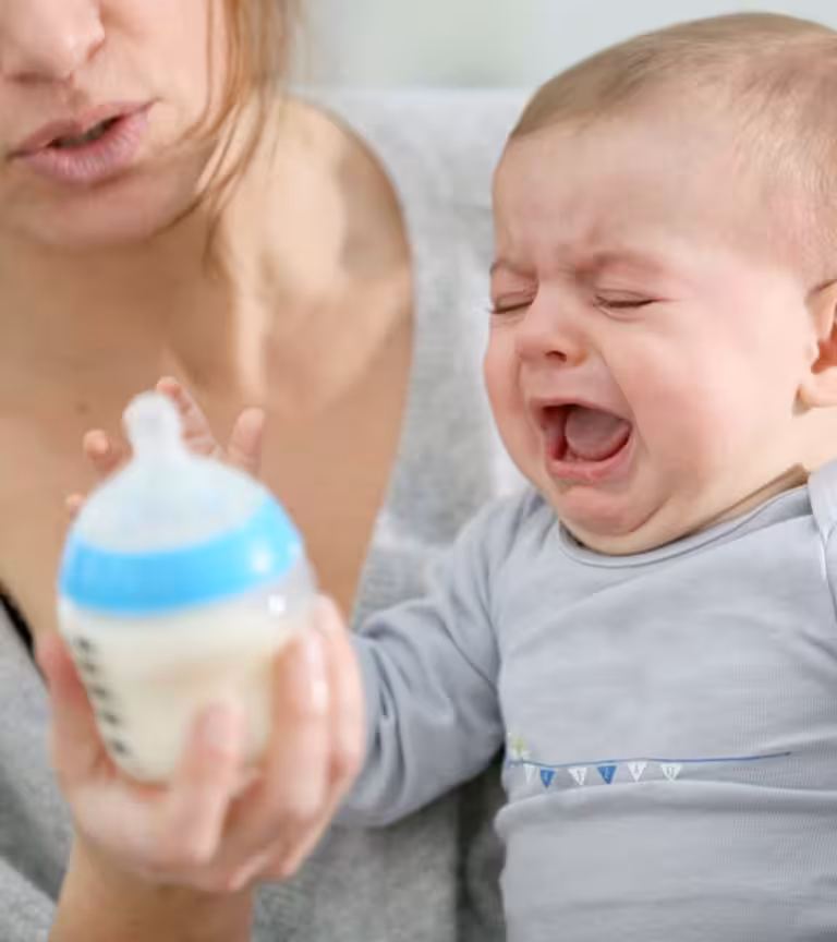 7 Reasons Why A Baby Refuses The Bottle And Tips To Help Them