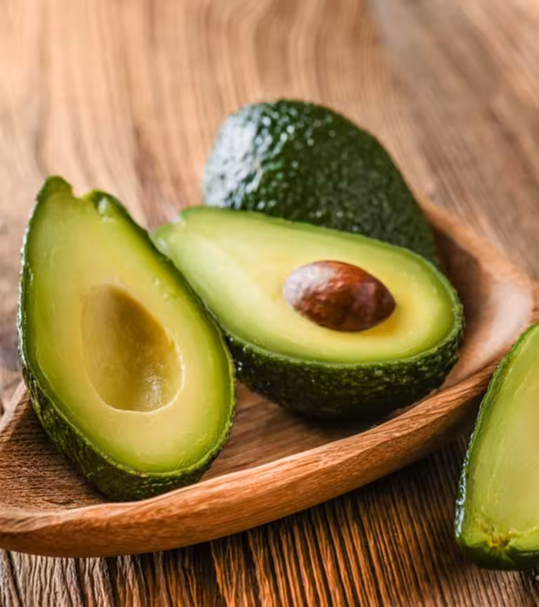 Avocado Benefits, Uses and Side Effects in Bengali