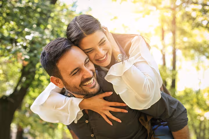 How To Make Your Girlfriend Happy: 35 Simple Ways To Try