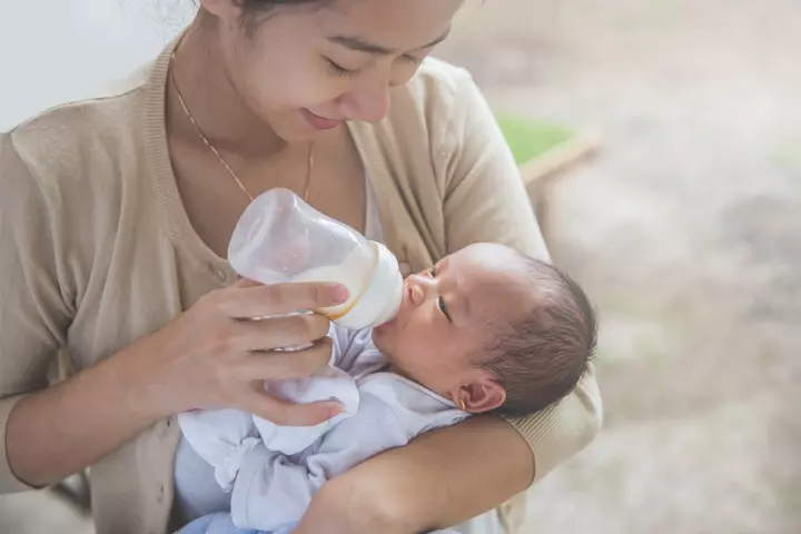 Bottle-feeding May Affect Mother-Baby Bond