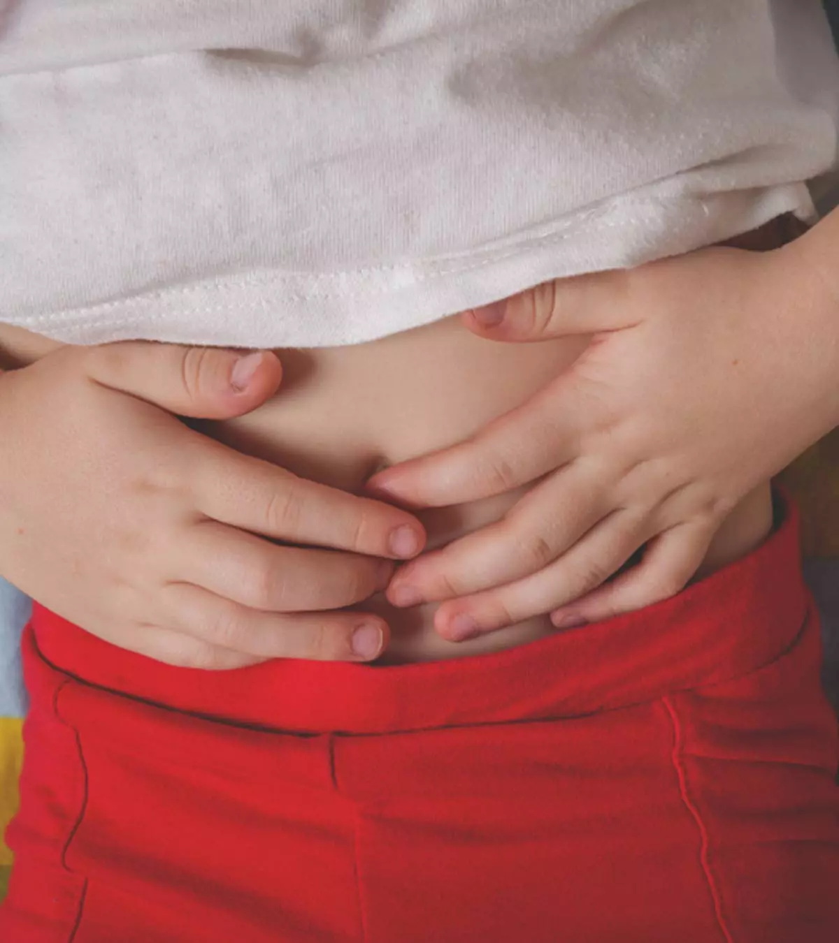 Fever, nausea, stomach cramps, and other gastric symptoms may indicate food poisoning.