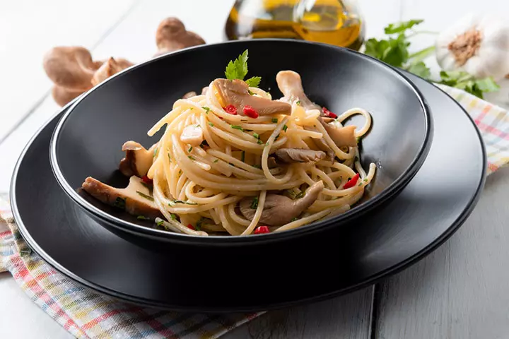 Spaghetti With Mushrooms, slow cooker recipe for kids