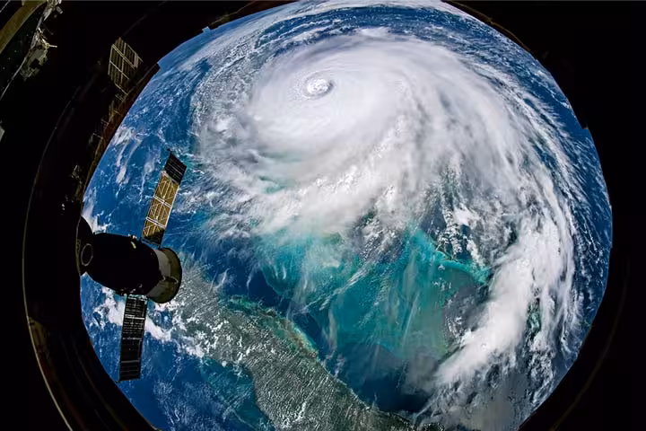 50 Interesting Facts About Hurricanes For Kids-1