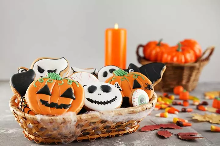 Hollow gingerbread cookies