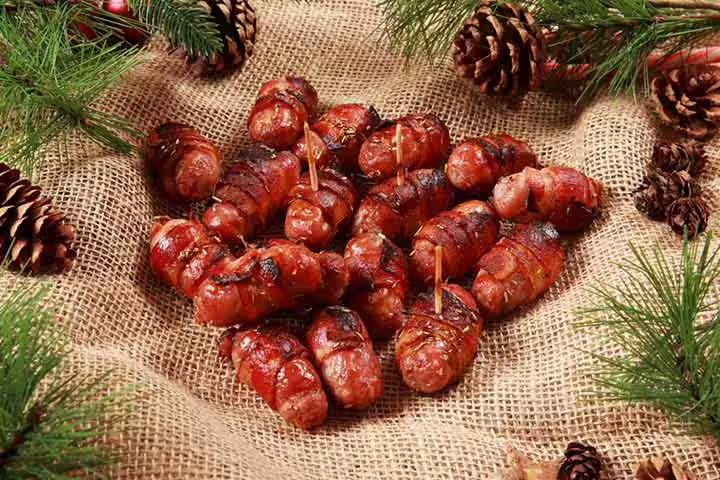 Smoky bacon fingers Halloween food ideas for kids Smoky bacon fingers Halloween food ideas for kids