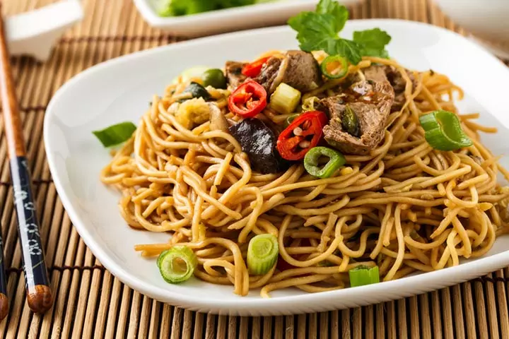 Kid-friendly vegan vegetable lo mein recipe for dinner