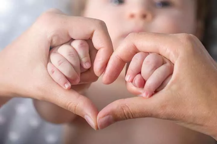 Babies Can Communicate Via Their Hands