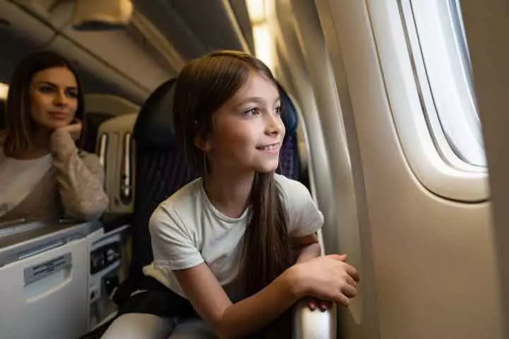 Airplane ride as experience gift for kids