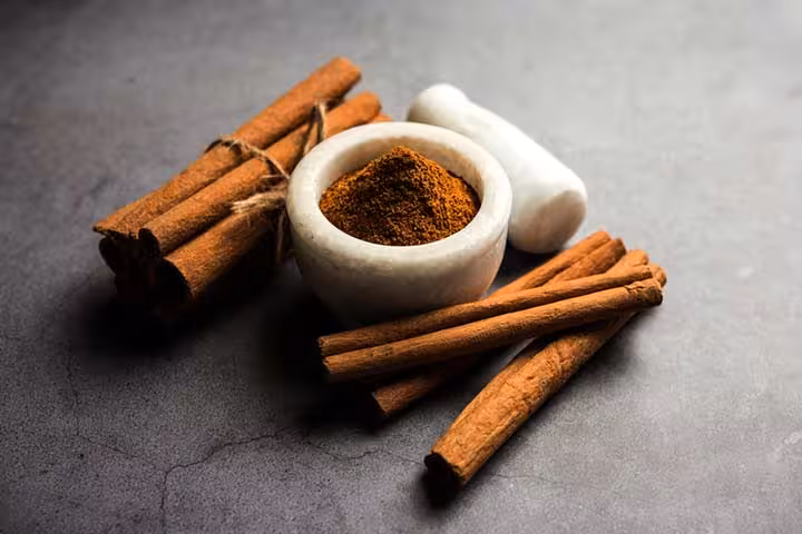 Bachoo Ko Dalchini Kaise De Sakte Hain