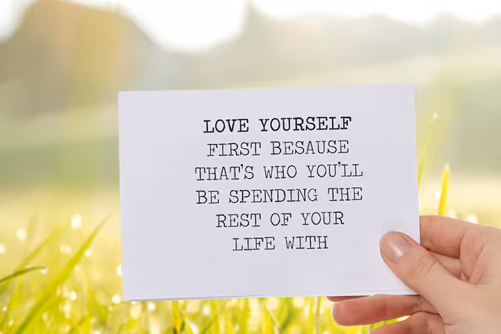 How To Love Yourself And Be Confident:25 Tips To Try