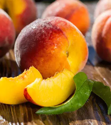 बच्चों को आड़ू (Peach) खिलाना : कब देना शुरू करें, फायदे व रेसिपी | Peaches For Babies In Hindi_image