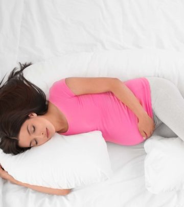 प्रेगनेंसी पिलो का इस्तेमाल कब करें: फायदे, प्रकार व चुनाव | Benefits of Pregnancy Pillow in Hindi_image