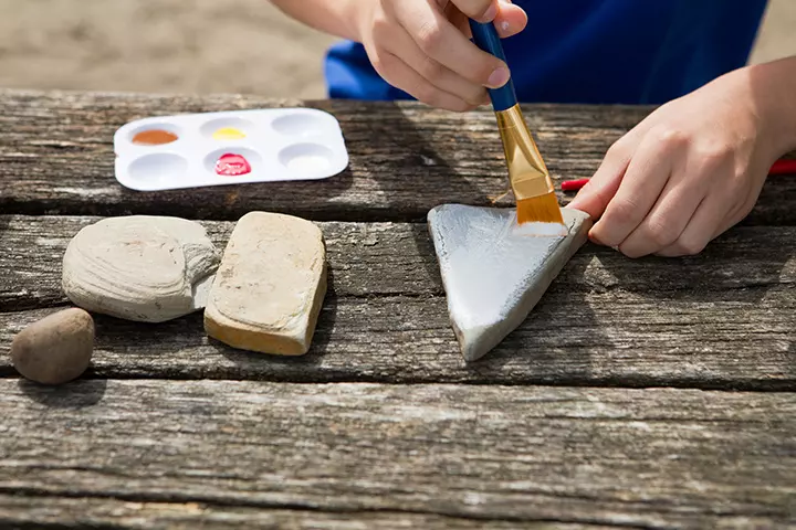 Doodling on rock painting ideas for kids