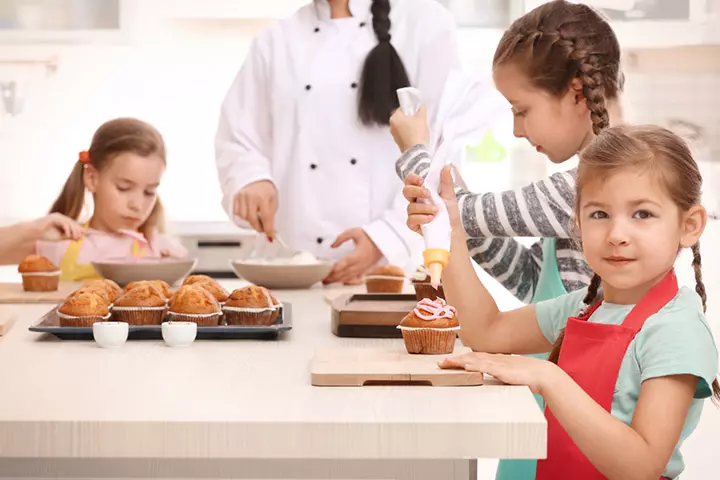 Decorate cupcakes as a fundraising idea for kids