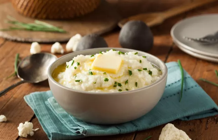 homemade-organic-mashed-cauliflower-butter-chives-274310825