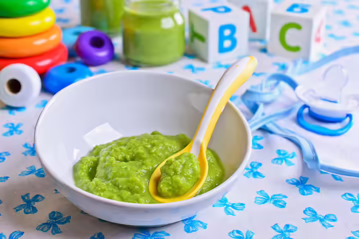 Cauliflower, apple, and zucchini puree for babies Cauliflower, apple, and zucchini puree for babies