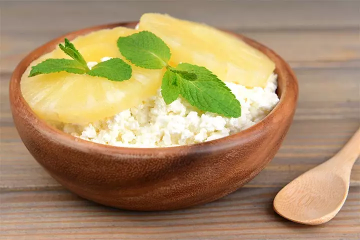 Cottage cheese and pineapple