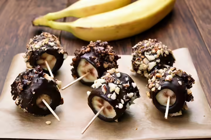 Frozen banana pops with kids Frozen banana pops with kids