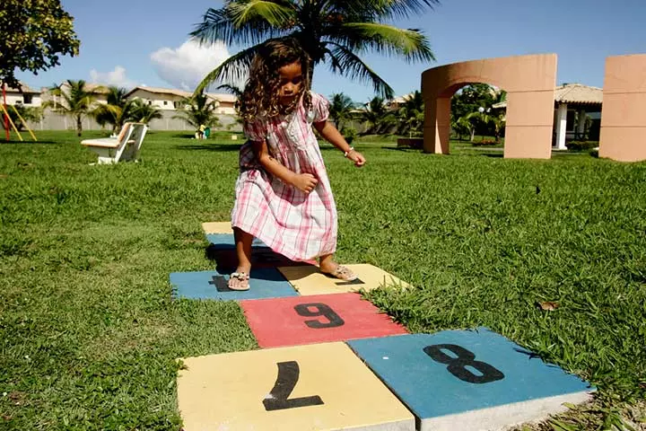 HopscotchGames backyard idea for kids