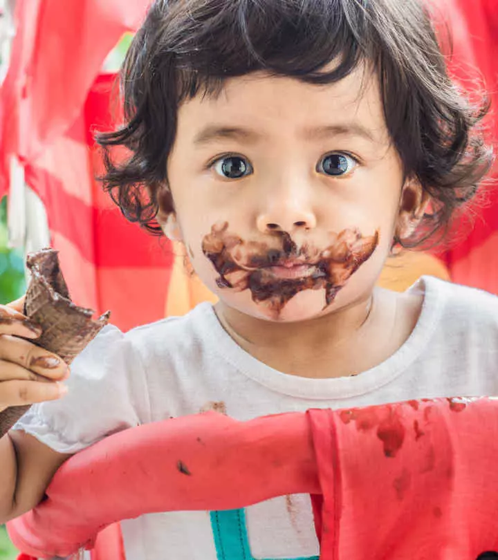 बच्चों के लिए आइसक्रीम : कब देना शुरू करें, सावधानियां व रेसिपी | Ice Cream For Babies In Hindi