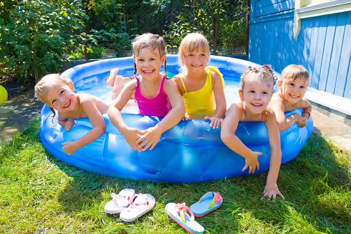 Kiddie pool backyard idea for kids Kiddie pool backyard idea for kids