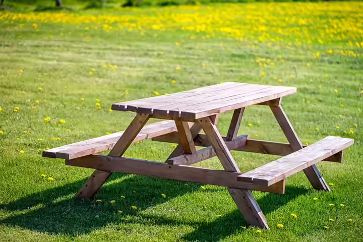 Picnic table backyard idea for kids Picnic table backyard idea for kids