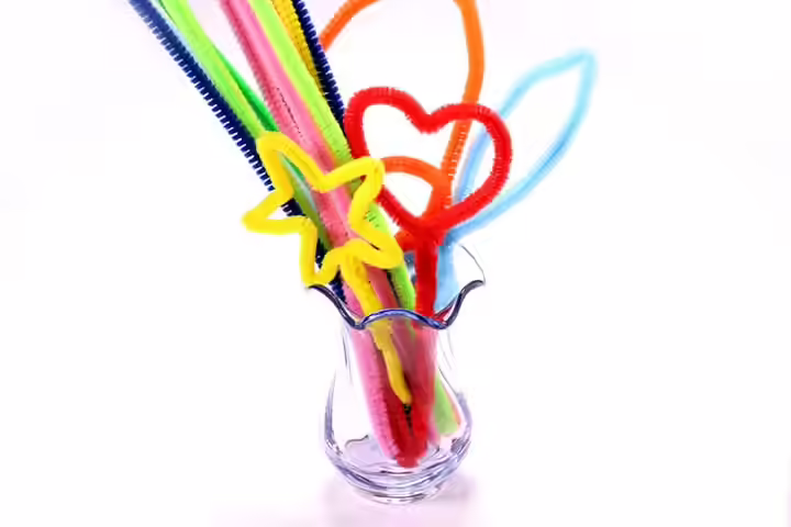 Making a wand with pipe cleaner crafts for kids Making a wand with pipe cleaner crafts for kids