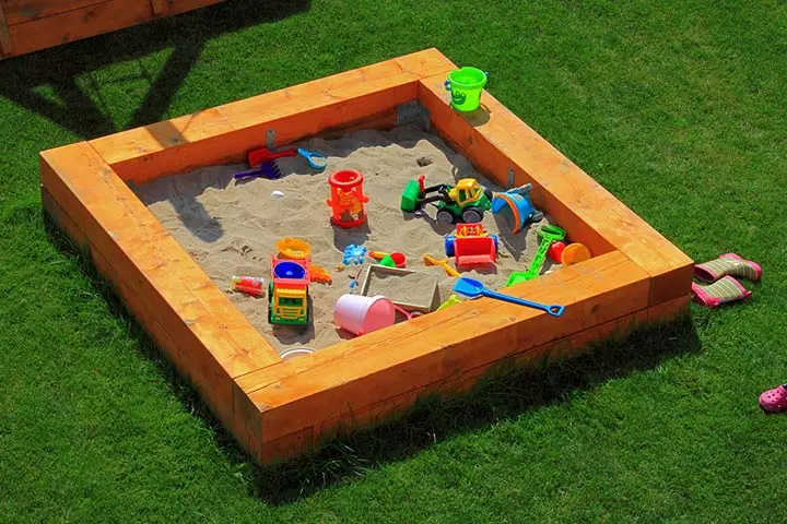 Sandbox backyard idea for kids