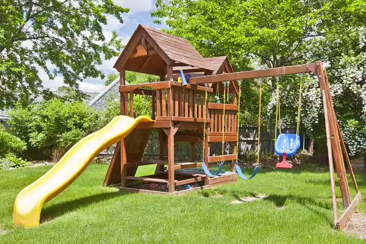 Swing set backyard idea for kids Swing set backyard idea for kids