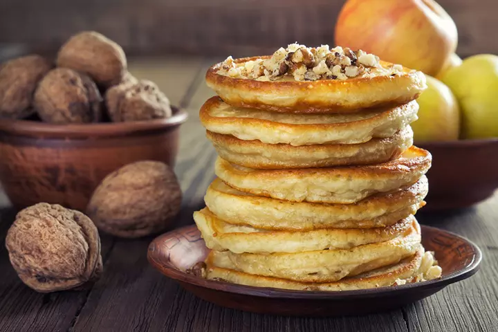 Apple and walnut pancakes for babies