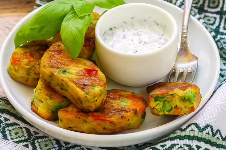 Baked vegetable nuggets with dip dinner ideas for kids Baked vegetable nuggets with dip dinner ideas for kids