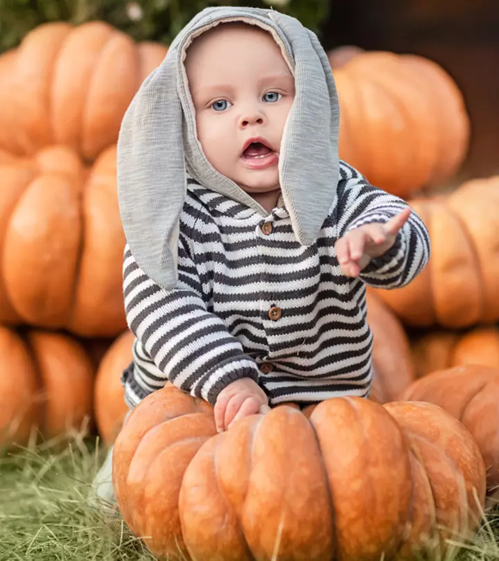 25 Adorable Baby-In-Pumpkin Photography Ideas