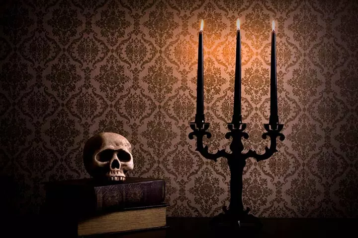 8 Awesome DIY Halloween Decorations And Ideas 