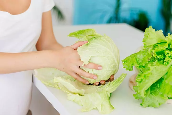 How To Use Cabbage Leaves For Engorgement, Mastitis, And Weaning