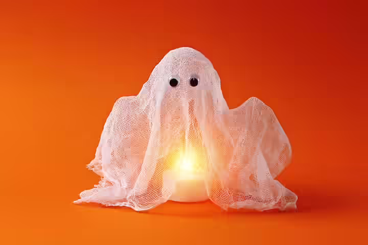8 Awesome DIY Halloween Decorations And Ideas