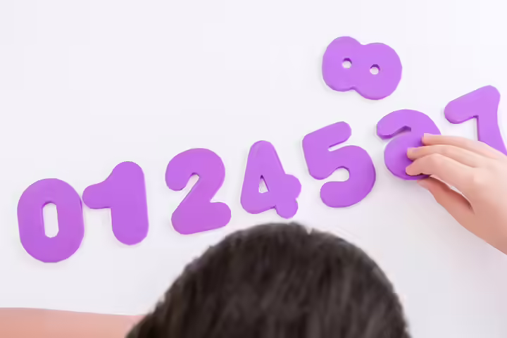 Counting Math Tray activity for preschoolers Counting Math Tray activity for preschoolers