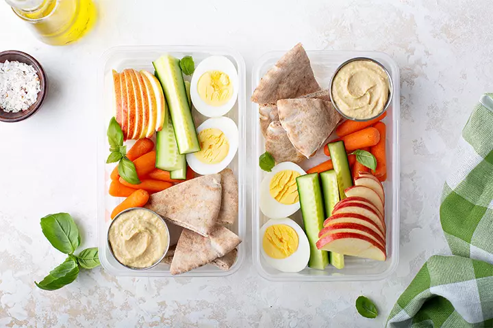 Hummus with pita bread school lunch idea for kids