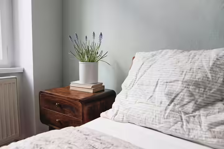 Vintage-themed room for bedroom decor ideas for couples Vintage-themed room for bedroom decor ideas for couples