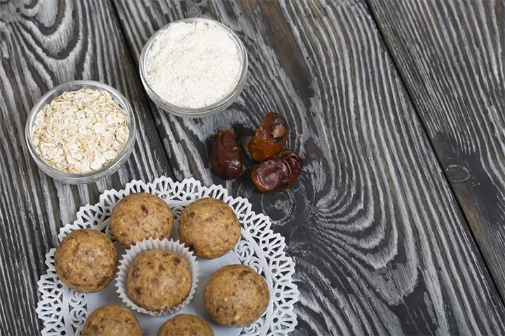 Peanut Butter Oatmeal Energy Balls