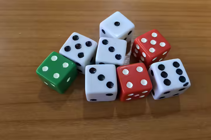 Roll And Dot The Number math activity for preschoolers Roll And Dot The Number math activity for preschoolers