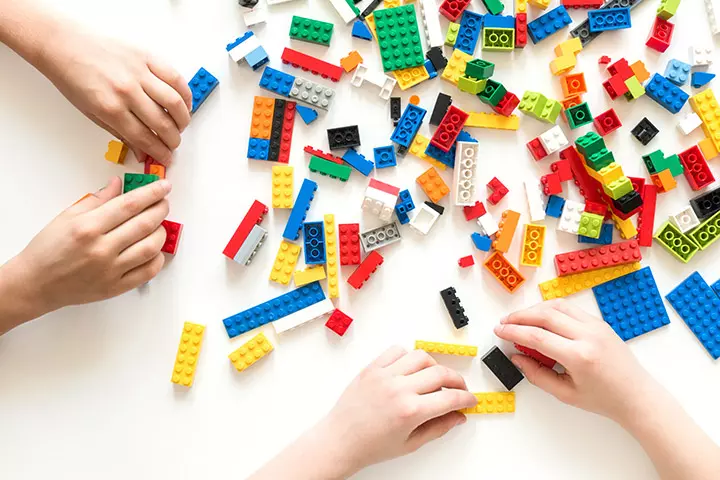 Symmetry With Lego Bricks math activity for preschoolers