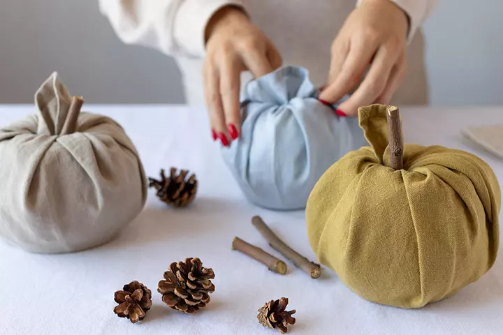 Pinecone Pumpkins