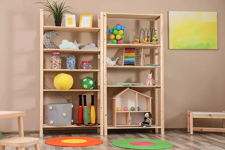 Vertical shelves storage idea for kids