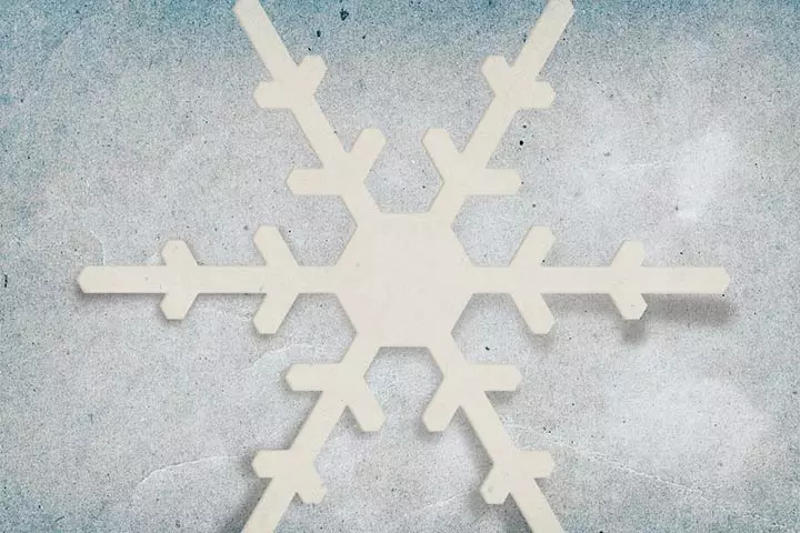 Making big snowflakes, snow activity for preschoolers